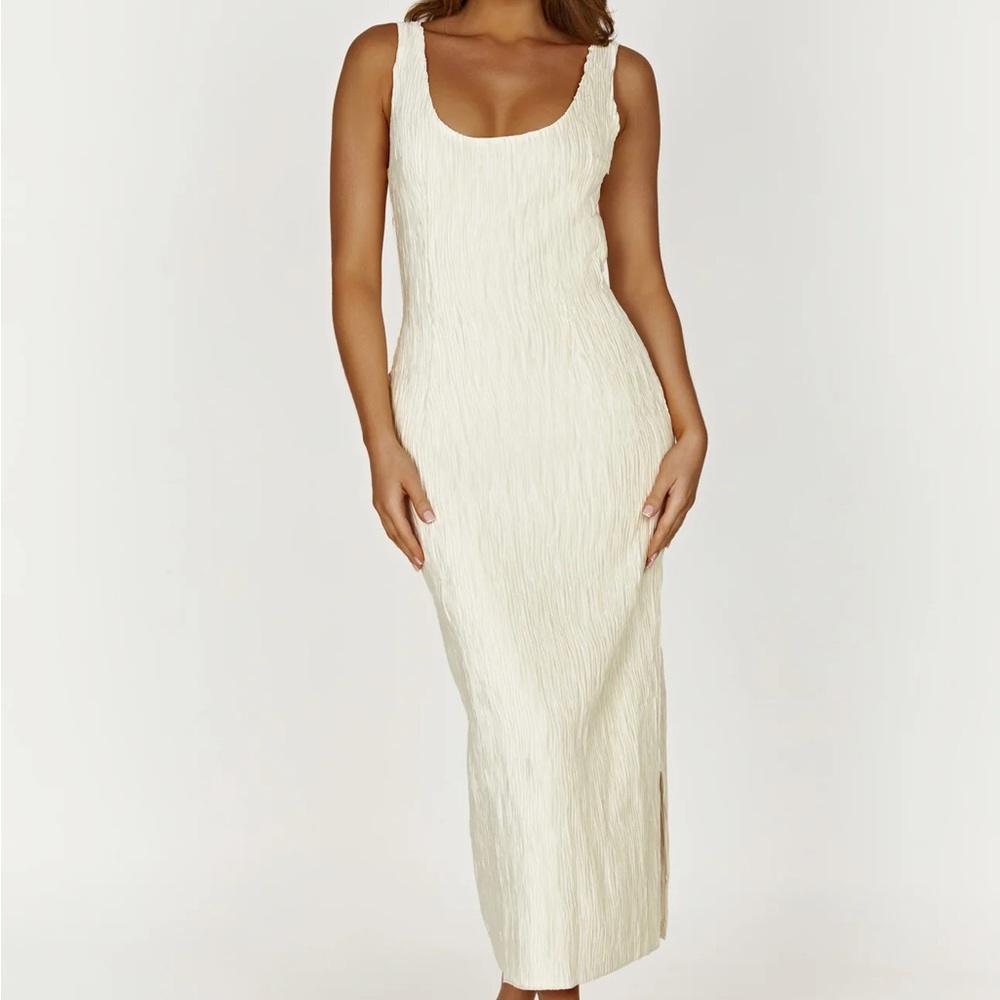 Meshki Cream Textured Maxi Dress with Side Slit - Picture 3 of 10